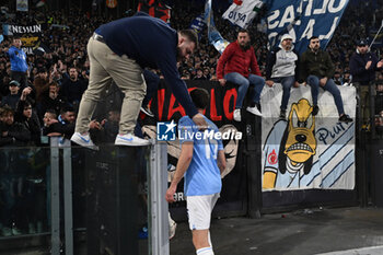 2024-04-23 - Nicolo' Casale of S.S. Lazio greets the fans during the Frecciarossa Italian Cup Semi Final second leg between S.S. Lazio vs Juventus F.C. at the Olympic Stadium on April 23, 2024 in Rome, Italy. - SS LAZIO VS JUVENTUS FC - ITALIAN CUP - SOCCER