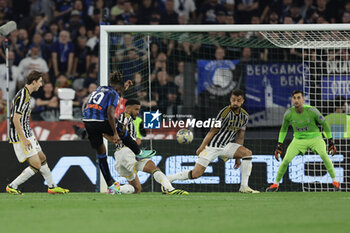 2024-05-15 - Atalanta's Malian forward El Bilal Toure controls the ball during the Italian Cup final football match between Atalanta and Juventus at Stadio Olimpico on May 15,2024 in Rome, Italy. - FINAL - JUVENTUS FC VS ATALANTA BC - ITALIAN CUP - SOCCER