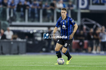 2024-05-15 - Atalanta's Croatian midfielder Mario Pasalic controls the ball during the Italian Cup final football match between Atalanta and Juventus at Stadio Olimpico on May 15,2024 in Rome, Italy. - FINAL - JUVENTUS FC VS ATALANTA BC - ITALIAN CUP - SOCCER