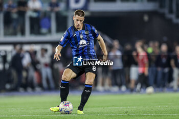 2024-05-15 - Atalanta's Croatian midfielder Mario Pasalic controls the ball during the Italian Cup final football match between Atalanta and Juventus at Stadio Olimpico on May 15,2024 in Rome, Italy. - FINAL - JUVENTUS FC VS ATALANTA BC - ITALIAN CUP - SOCCER