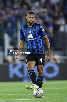 2024-05-15 - Atalanta’s Swedish defender Isak Hien controls the ball during the Italian Cup final football match between Atalanta and Juventus at Stadio Olimpico on May 15,2024 in Rome, Italy. - FINAL - JUVENTUS FC VS ATALANTA BC - ITALIAN CUP - SOCCER