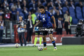 2024-05-15 - Atalanta's Brazilian midfielder Ederson controls the ball during the Italian Cup final football match between Atalanta and Juventus at Stadio Olimpico on May 15,2024 in Rome, Italy. - FINAL - JUVENTUS FC VS ATALANTA BC - ITALIAN CUP - SOCCER