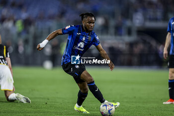 2024-05-15 - Atalanta's Nigerian forward Ademola Lookman controls the ball during the Italian Cup final football match between Atalanta and Juventus at Stadio Olimpico on May 15,2024 in Rome, Italy. - FINAL - JUVENTUS FC VS ATALANTA BC - ITALIAN CUP - SOCCER