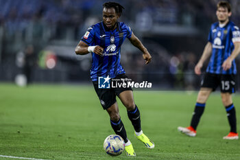 2024-05-15 - Atalanta's Nigerian forward Ademola Lookman controls the ball during the Italian Cup final football match between Atalanta and Juventus at Stadio Olimpico on May 15,2024 in Rome, Italy. - FINAL - JUVENTUS FC VS ATALANTA BC - ITALIAN CUP - SOCCER