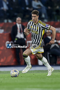 2024-05-15 - Juventus' Serbian forward Dusan Vlahovic controls the ball during the Italian Cup final football match between Atalanta and Juventus at Stadio Olimpico on May 15,2024 in Rome, Italy. - FINAL - JUVENTUS FC VS ATALANTA BC - ITALIAN CUP - SOCCER