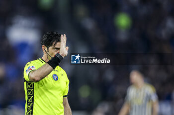 2024-05-15 - Italian Referee Fabio Maresca during the Italian Cup final football match between Atalanta and Juventus at Stadio Olimpico on May 15,2024 in Rome, Italy. - FINAL - JUVENTUS FC VS ATALANTA BC - ITALIAN CUP - SOCCER