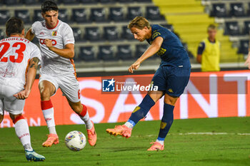 2024-08-10 - Empoli's Jacopo Fazzini shots on goal - EMPOLI FC VS US CATANZARO - ITALIAN CUP - SOCCER