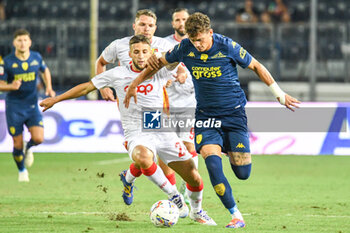 2024-08-10 - Empoli's Sebastiano Esposito hampered by Catanzaro's Riccardo Pagano - EMPOLI FC VS US CATANZARO - ITALIAN CUP - SOCCER