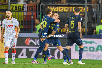 2024-08-10 - Empoli's Lorenzo Colombo celebrates with teammates after scoring the 2-1 goal - EMPOLI FC VS US CATANZARO - ITALIAN CUP - SOCCER