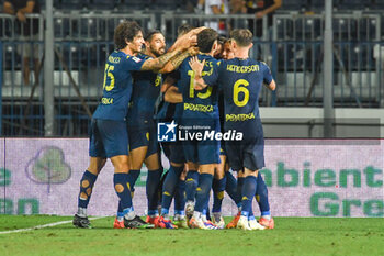 2024-08-10 - Empoli's Lorenzo Colombo celebrates with teammates after scoring the 2-1 goal - EMPOLI FC VS US CATANZARO - ITALIAN CUP - SOCCER