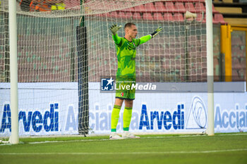 2024-08-10 - Boris Radunovic penalty - SSC Bari Cremonese - Bari - Coppa Italia Frecciarossa 10 august 2024 - US CREMONESE VS SS BARI - ITALIAN CUP - SOCCER