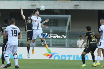 2024-08-10 - Simone Bastoni of Cesena FC heads the ball during Hellas Verona FC vs Cesena FC, round of 32° Coppa Italia Frecciarossa 2024-25, at MarcAntonio Bentegodi stadium in Verona (VR), Italy, on August 10, 2024. - HELLAS VERONA FC VS CESENA FC - ITALIAN CUP - SOCCER