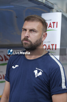 2024-08-10 - Paolo Zanetti Head Coach of Hellas Verona FC during Hellas Verona FC vs Cesena FC, round of 32° Coppa Italia Frecciarossa 2024-25, at MarcAntonio Bentegodi stadium in Verona (VR), Italy, on August 10, 2024. - HELLAS VERONA FC VS CESENA FC - ITALIAN CUP - SOCCER