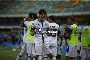 2024-08-10 - Cristian Shpendi of Cesena FC celebrates after scoring during Hellas Verona FC vs Cesena FC, round of 32° Coppa Italia Frecciarossa 2024-25, at MarcAntonio Bentegodi stadium in Verona (VR), Italy, on August 10, 2024. - HELLAS VERONA FC VS CESENA FC - ITALIAN CUP - SOCCER