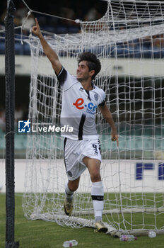 2024-08-10 - Cristian Shpendi of Cesena FC celebrates after scoring during Hellas Verona FC vs Cesena FC, round of 32° Coppa Italia Frecciarossa 2024-25, at MarcAntonio Bentegodi stadium in Verona (VR), Italy, on August 10, 2024. - HELLAS VERONA FC VS CESENA FC - ITALIAN CUP - SOCCER