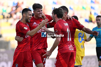 2024-08-12 - Matteo Tramoni of Pisa Sporting Club celebrates after scoring the gol of 0-1 during the Frecciarossa Italian Cup round of 32 match between Frosinone Calcio vs Pisa Sporting Club at Benito Stirpe Stadium on August 12, 2024 in Frosinone, Italy. - FROSINONE CALCIO VS PISA SC - ITALIAN CUP - SOCCER