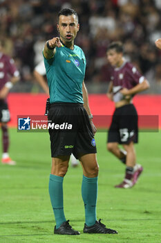 2024-08-12 - Daniele Rutella the referee during the Soccer Italian Cup Freccia Rossa between US Salernitana 1919 vs Spezia Calcio at Arechi Stadium - US SALERNITANA VS SPEZIA CALCIO - ITALIAN CUP - SOCCER