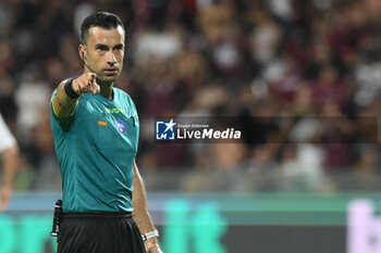 2024-08-12 - Daniele Rutella the referee during the Soccer Italian Cup Freccia Rossa between US Salernitana 1919 vs Spezia Calcio at Arechi Stadium - US SALERNITANA VS SPEZIA CALCIO - ITALIAN CUP - SOCCER