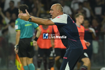 2024-08-12 - Giovanni Martusciello coach of US Salernitana 1919 gestures during the Soccer Italian Cup Freccia Rossa between US Salernitana 1919 vs Spezia Calcio at Arechi Stadium - US SALERNITANA VS SPEZIA CALCIO - ITALIAN CUP - SOCCER