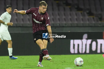 2024-08-12 - Mateusz Legowski of US Salernitana 1919 in action during the Soccer Italian Cup Freccia Rossa between US Salernitana 1919 vs Spezia Calcio at Arechi Stadium - US SALERNITANA VS SPEZIA CALCIO - ITALIAN CUP - SOCCER