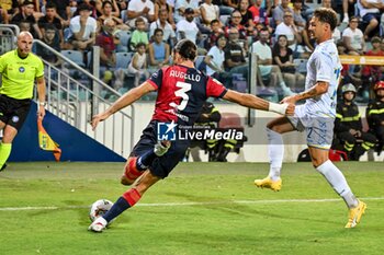 2024-08-12 - Tommaso Augello of Cagliari Calcio, Simone Zanon of Carrarese Calcio 1908 - CAGLIARI CALCIO VS CARRARESE CALCIO - ITALIAN CUP - SOCCER