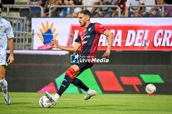 2024-08-12 - Paulo Azzi of Cagliari Calcio - CAGLIARI CALCIO VS CARRARESE CALCIO - ITALIAN CUP - SOCCER