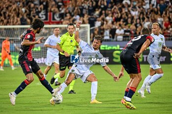 2024-08-12 - Simone Zanon of Carrarese Calcio 1908 - CAGLIARI CALCIO VS CARRARESE CALCIO - ITALIAN CUP - SOCCER