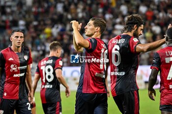 2024-08-12 - Matteo Prati of Cagliari Calcio,Esultanza, Joy After scoring goal, - CAGLIARI CALCIO VS CARRARESE CALCIO - ITALIAN CUP - SOCCER