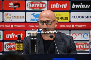 2024-08-12 - Antonio Calabro Mister of Carrarese Calcio 1908, Conferenza Stampa - CAGLIARI CALCIO VS CARRARESE CALCIO - ITALIAN CUP - SOCCER