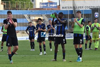 2024-09-25 - Players of Pisa greet their fans at the end of the match - PISA VS CESENA - ITALIAN CUP - SOCCER