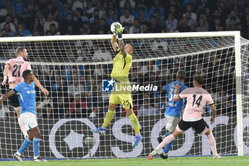 2024-09-26 - Elia Caprile of SSC Napoli in action during the Soccer Italian Cup Freccia Rossa between SSC Napoli vs Palermo FC at Diego Armando Maradona Stadium - NAPOLI VS PALERMO - ITALIAN CUP - SOCCER