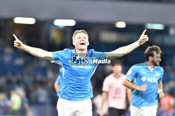 2024-09-26 - Scott McTominay of SSC Napoli rejoices after scoring a goal of 5-0 during the Soccer Italian Cup Freccia Rossa between SSC Napoli vs Palermo FC at Diego Armando Maradona Stadium - NAPOLI VS PALERMO - ITALIAN CUP - SOCCER