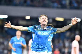 2024-09-26 - Scott McTominay of SSC Napoli rejoices after scoring a goal of 5-0 during the Soccer Italian Cup Freccia Rossa between SSC Napoli vs Palermo FC at Diego Armando Maradona Stadium - NAPOLI VS PALERMO - ITALIAN CUP - SOCCER