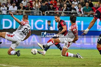 2024-09-24 - Paulo Azzi of Cagliari Calcio - CAGLIARI VS CREMONESE - ITALIAN CUP - SOCCER