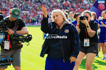 2024-05-18 - Emma Hayes, Chelsea Manager celebrates the championship title after the FA Women's Super League, English championship football match between Manchester United and Chelsea on 18 May 2024 at Old Trafford in Manchester, England - FOOTBALL - WOMEN'S ENGLISH CHAMP - MANCHESTER UNITED V CHELSEA - ENGLISH FA WOMEN'S SUPER LEAGUE - SOCCER