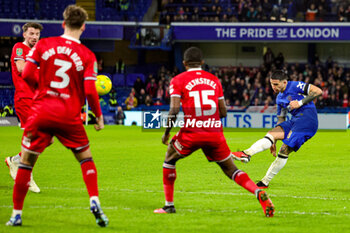 2024-01-23 - Enzo Fernandez (8) of Chelsea shoots during the English League Cup, EFL Cup, semi final second leg football match between Chelsea and Middlesbrough on 23 January 2024 at Stamford Bridge in London, England - FOOTBALL - ENGLISH LEAGUE CUP - CHELSEA V MIDDLESBROUGH - ENGLISH LEAGUE CUP - SOCCER