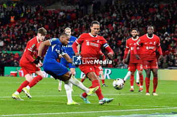 2024-02-25 - Christopher Nkunku (18) of Chelsea and Virgil van Dijk (4) of Liverpool during the English League Cup, EFL Cup, Carabao Cup, Final football match between Chelsea and Liverpool on 25 February 2024 at Wembley Stadium in London, England - FOOTBALL - ENGLISH LEAGUE CUP - FINAL - CHELSEA V LIVERPOOL - ENGLISH LEAGUE CUP - SOCCER