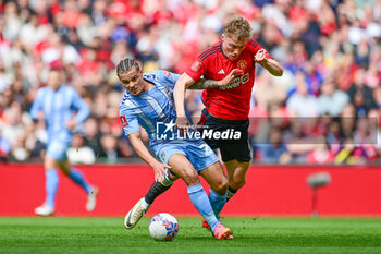 2024-04-21 - Coventry City defender Joel Latibeaudiere (22) and Manchester United forward Rasmus Hojlund (11) during the English Cup, FA Cup, semi-final football match between Coventry City and Manchester United on 21 April 2024 at Wembley Stadium in London, England - FOOTBALL - ENGLISH CUP - COVENTRY V MANCHESTER UNITED - ENGLISH LEAGUE CUP - SOCCER