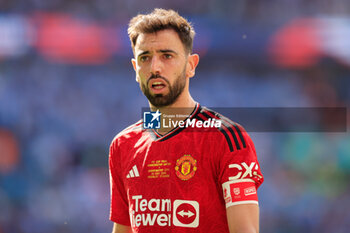 2024-05-25 - Bruno Fernandes (8) of Manchester United during the English FA Cup, Final football match between Manchester City and Manchester United on 25 May 2024 at Wembley Stadium in London, England - FOOTBALL - ENGLISH CUP - FINAL - MANCHESTER CITY V MANCHESTER UNITED - ENGLISH LEAGUE CUP - SOCCER