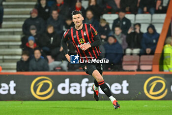 2024-01-21 - Kieffer Moore (21) of AFC Bournemouth during the English championship Premier League football match between Bournemouth and Liverpool on 21 January 2024 at the Vitality Stadium in Bournemouth, England - FOOTBALL - ENGLISH CHAMP - BOURNEMOUTH V LIVERPOOL - ENGLISH PREMIER LEAGUE - SOCCER