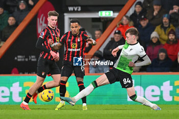 2024-01-21 - Conor Bradley (84) of Liverpool challenges Justin Kluivert (19) of AFC Bournemouth during the English championship Premier League football match between Bournemouth and Liverpool on 21 January 2024 at the Vitality Stadium in Bournemouth, England - FOOTBALL - ENGLISH CHAMP - BOURNEMOUTH V LIVERPOOL - ENGLISH PREMIER LEAGUE - SOCCER