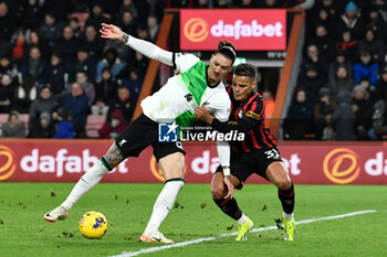2024-01-21 - Max Aarons (37) of AFC Bournemouth stops Darwin Nunez (9) of Liverpool during the English championship Premier League football match between Bournemouth and Liverpool on 21 January 2024 at the Vitality Stadium in Bournemouth, England - FOOTBALL - ENGLISH CHAMP - BOURNEMOUTH V LIVERPOOL - ENGLISH PREMIER LEAGUE - SOCCER
