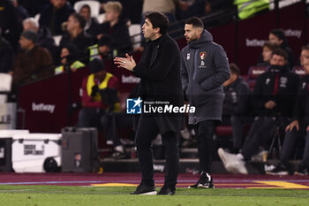 2024-02-01 - Bournemouth Manager Andoni Iraola during the English championship Premier League football match between West Ham United and Bournemouth on 1 February 2024 at the London Stadium in London, England - FOOTBALL - ENGLISH CHAMP - WEST HAM V BOURNEMOUTH - ENGLISH PREMIER LEAGUE - SOCCER