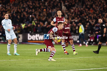 2024-02-01 - James Ward-Prowse of West Ham celebrates his goal 1-1 during the English championship Premier League football match between West Ham United and Bournemouth on 1 February 2024 at the London Stadium in London, England - FOOTBALL - ENGLISH CHAMP - WEST HAM V BOURNEMOUTH - ENGLISH PREMIER LEAGUE - SOCCER