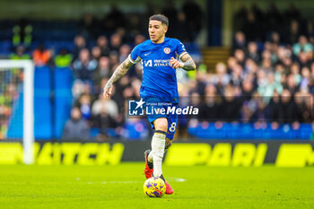 2024-02-05 - Enzo Fernandez (8) of Chelsea during the English championship Premier League football match between Chelsea and Wolverhampton Wanderers on 4 February 2024 at Stamford Bridge in London, England - FOOTBALL - ENGLISH CHAMP - CHELSEA V WOLVERHAMPTON - ENGLISH PREMIER LEAGUE - SOCCER
