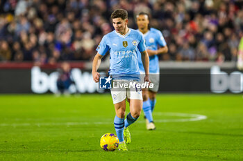 2024-02-05 - Julian Alvarez (19) of Manchester City during the English championship Premier League football match between Brentford and Manchester City on 5 February 2024 at Gtech Community Stadium in Brentford, England - FOOTBALL - ENGLISH CHAMP - BRENTFORD V MANCHESTER CITY - ENGLISH PREMIER LEAGUE - SOCCER