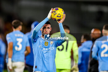 2024-02-05 - Phil Foden (47) of Manchester City celebrates at full time with the match ball during the English championship Premier League football match between Brentford and Manchester City on 5 February 2024 at Gtech Community Stadium in Brentford, England - FOOTBALL - ENGLISH CHAMP - BRENTFORD V MANCHESTER CITY - ENGLISH PREMIER LEAGUE - SOCCER
