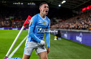 2024-02-05 - Phil Foden (47) of Manchester City scores a goal and celebrates 1-2 during the English championship Premier League football match between Brentford and Manchester City on 5 February 2024 at Gtech Community Stadium in Brentford, England - FOOTBALL - ENGLISH CHAMP - BRENTFORD V MANCHESTER CITY - ENGLISH PREMIER LEAGUE - SOCCER