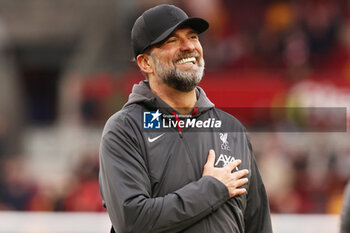 2024-02-17 - Liverpool Manager Jurgen Klopp celebrates at full-time during the English championship Premier League football match between Brentford and Liverpool on 17 February 2024 at Gtech Community Stadium in Brentford, England - FOOTBALL - ENGLISH CHAMP - BRENTFORD V LIVERPOOL - ENGLISH PREMIER LEAGUE - SOCCER