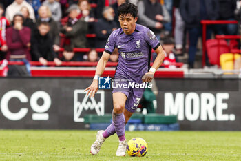 2024-02-17 - Wataru Endo of Liverpool during the English championship Premier League football match between Brentford and Liverpool on 17 February 2024 at Gtech Community Stadium in Brentford, England - FOOTBALL - ENGLISH CHAMP - BRENTFORD V LIVERPOOL - ENGLISH PREMIER LEAGUE - SOCCER